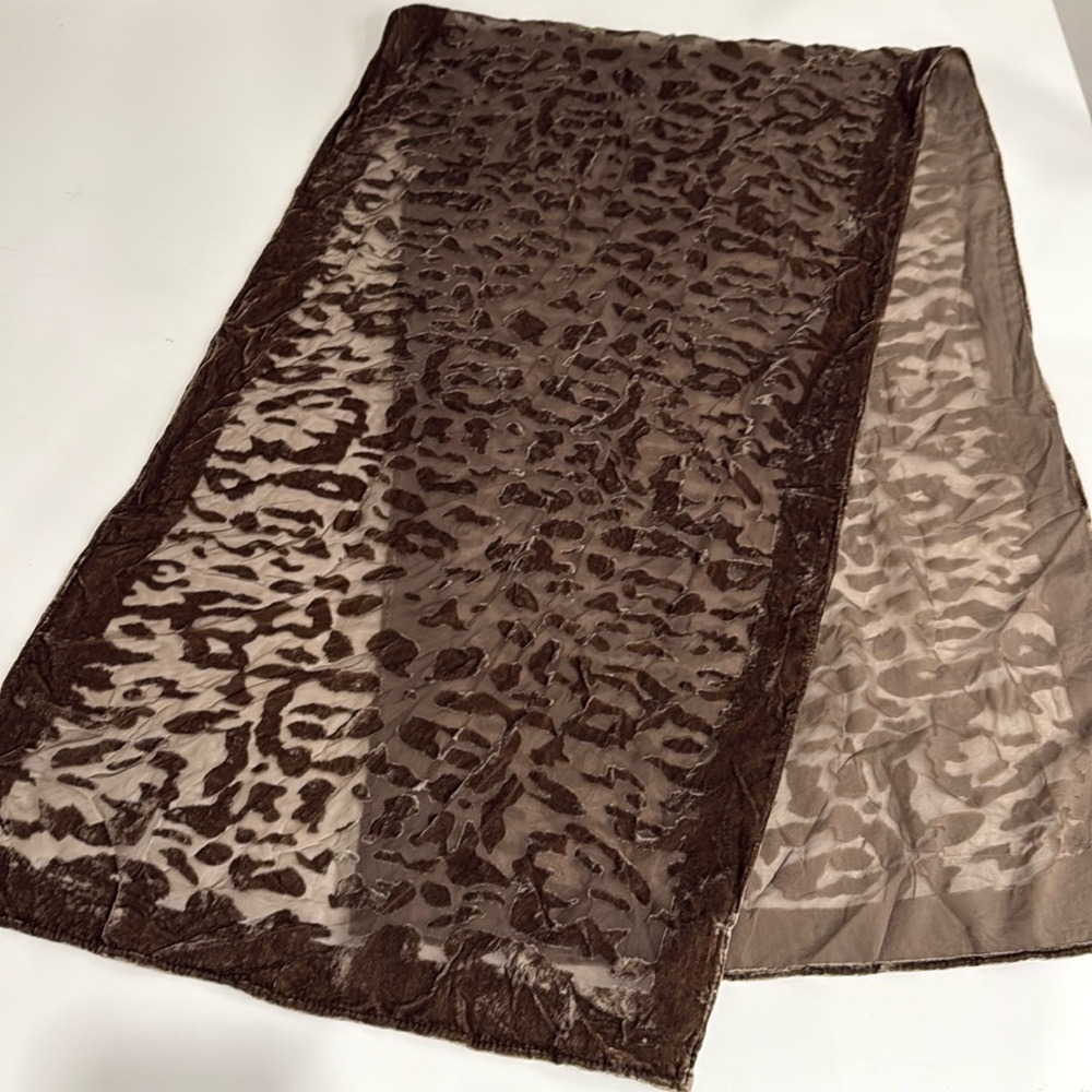 Excellent condition: Joan Rivers velvet and sheer scarf